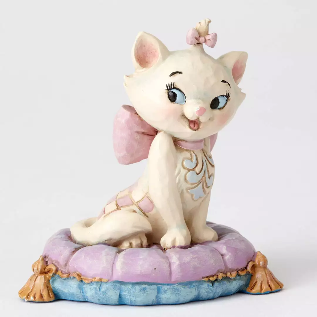 Enesco : Disney Traditions - Mini Marie On A Pillow 3 Enesco : Disney Traditions - Mini Marie On A Pillow